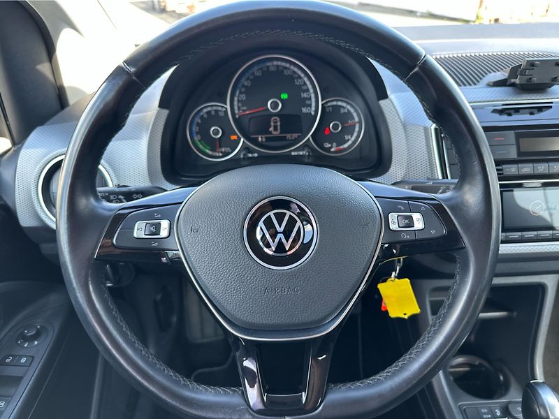 Volkswagen e-up! UNITED 61kW SoH: 93,2% - fotka 17 z 23