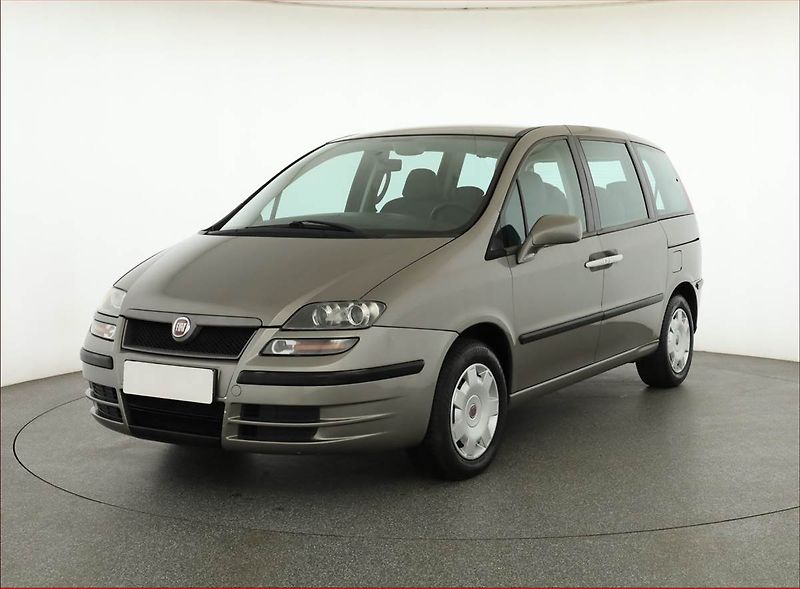 Fiat Ulysse (2009) 2.0 JTD, 7 míst, po STK - fotka 2 z 15