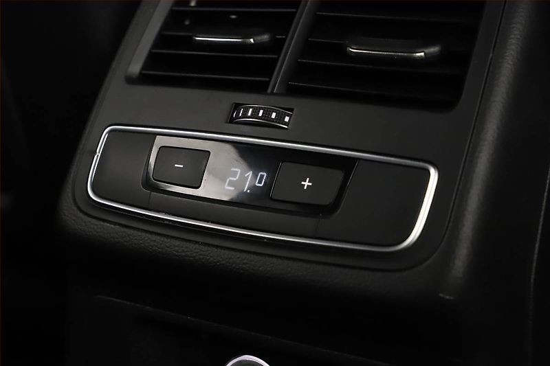 Audi A4 (2018) S-Line 3.0 TDI - fotka 15 z 20