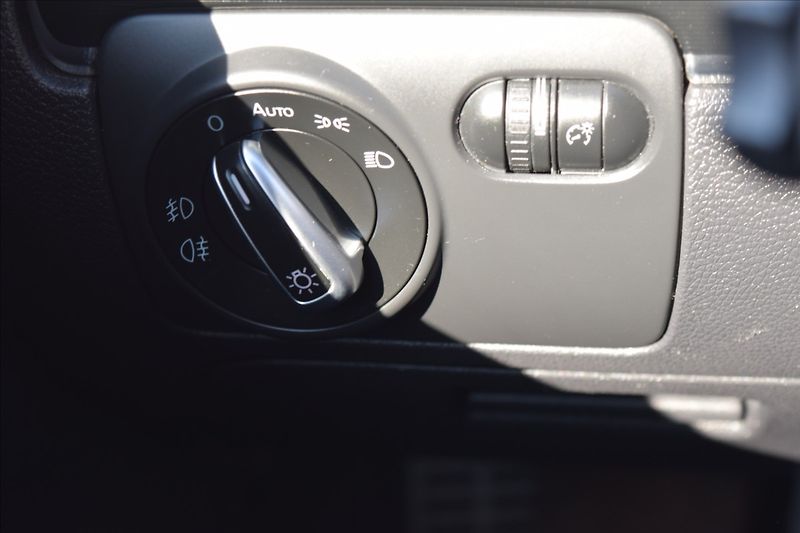 Volkswagen Golf 2,0 GTI 6 PO SERVISE AUTOMAT - fotka 23 z 45