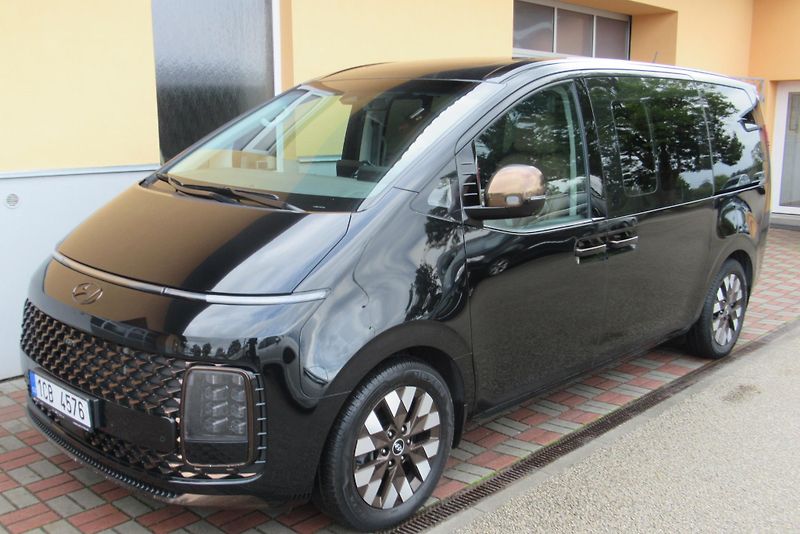 Hyundai Staria 2.2 CRDi 4x4 TAŽNÉ PANORAMA  - fotka 5 z 47