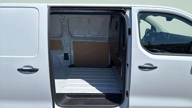 Opel Vivaro (2026) L2 (L) Panel Van 2.2 CDTi 150k - fotka 18 z 23
