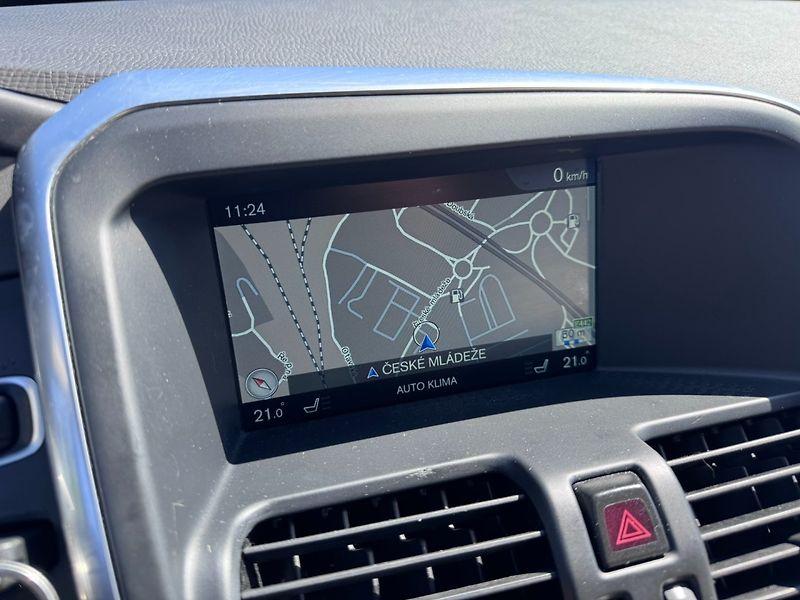 Volvo XC60 (2015) 4X4 2,4 D5 158 KW SUMMUM ČR - fotka 35 z 50