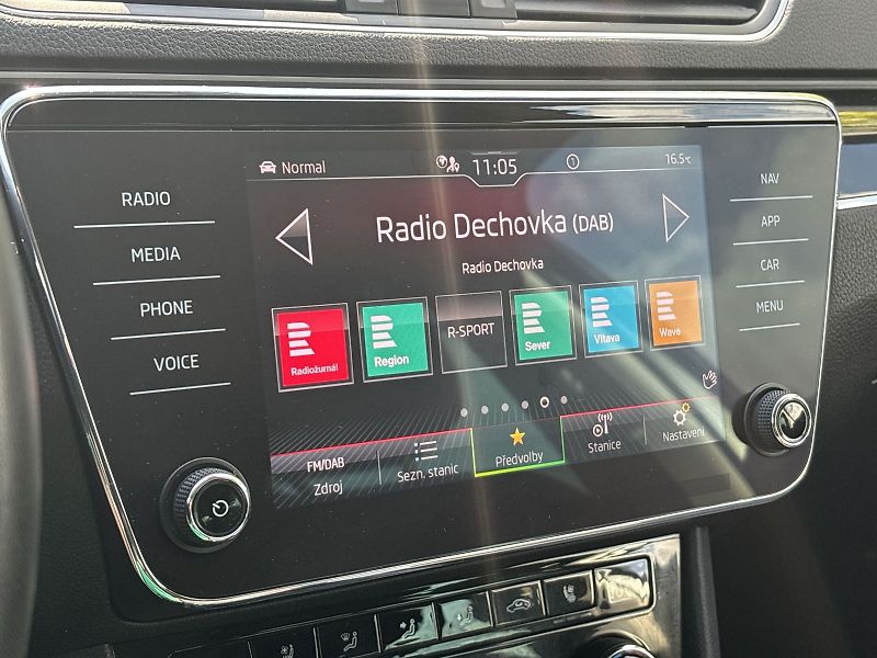 Škoda Superb (2023) Combi 2.0 TDI 4x4 DSG L&K - fotka 13 z 33