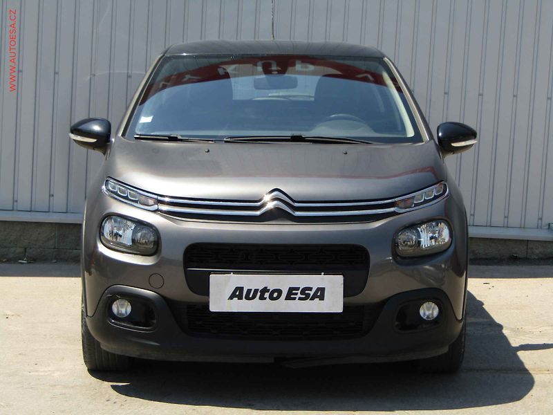 Citroën C3 (2019) 1.2 PT, Feel, navi - fotka 2 z 18