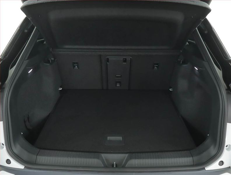 Volkswagen ID.4 (2021) 1st (82 kWh), SoH 87% - fotka 14 z 21