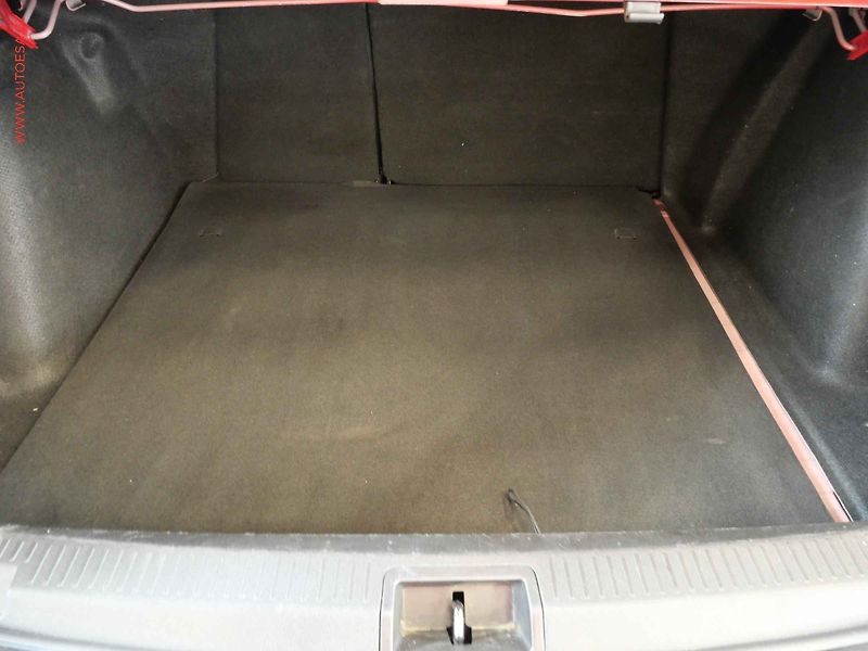 Renault Fluence (2010) 1.6i, ČR, Navi, AC - fotka 7 z 21