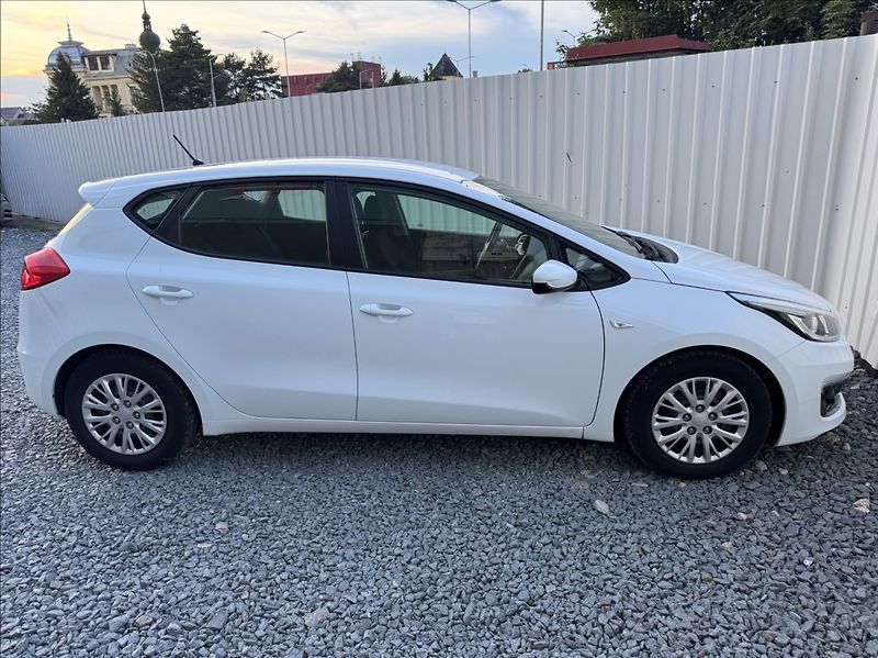 Kia Ceed 1,6 GDI 99kW tempomat původ ČR - fotka 14 z 50