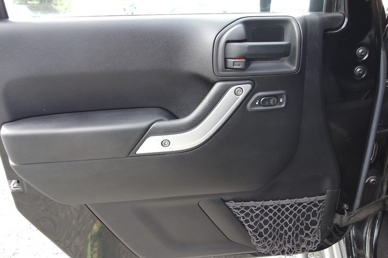 Jeep Wrangler Rubicon Unlimited 2.8CRD - fotka 15 z 26