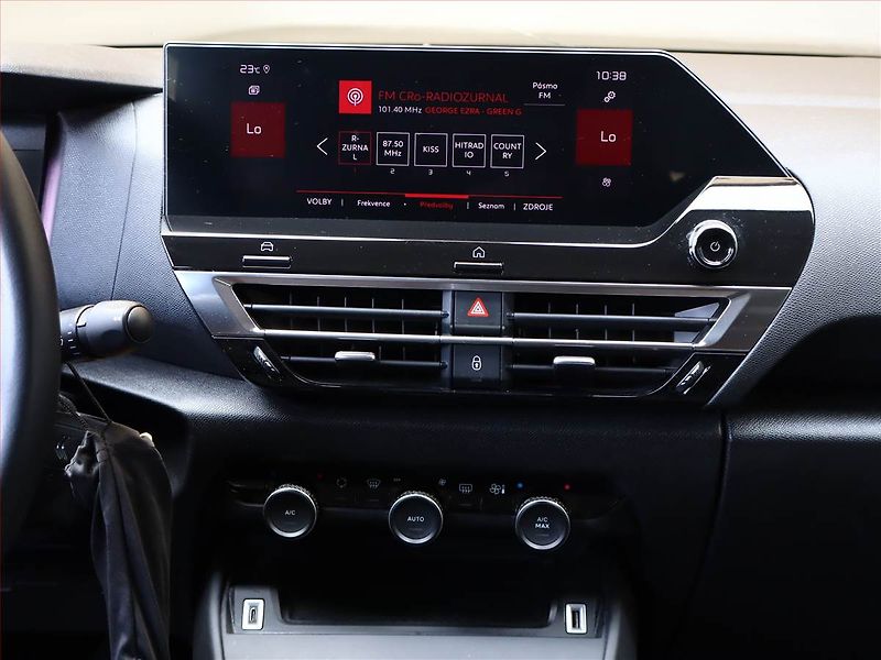 Citroën C4 (2021) Feel 1.2 PureTech, ČR,1.maj - fotka 10 z 15