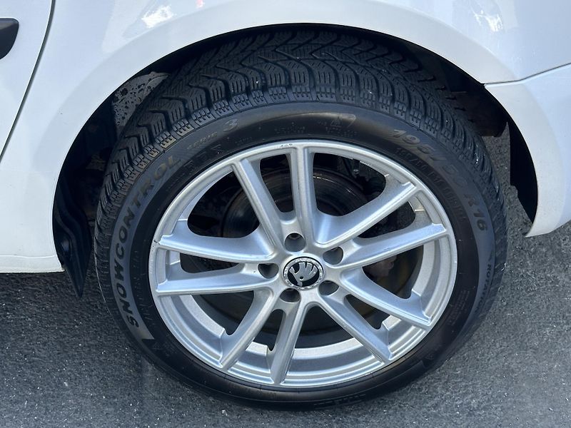 Škoda Roomster (2014) 1.2TSI/63kW * KLIMA * 2.Maj  - fotka 32 z 33