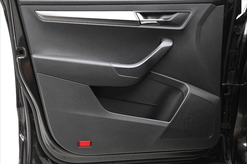 Škoda Karoq 2,0 TDI 85kW DSG Style Záruka - fotka 23 z 28