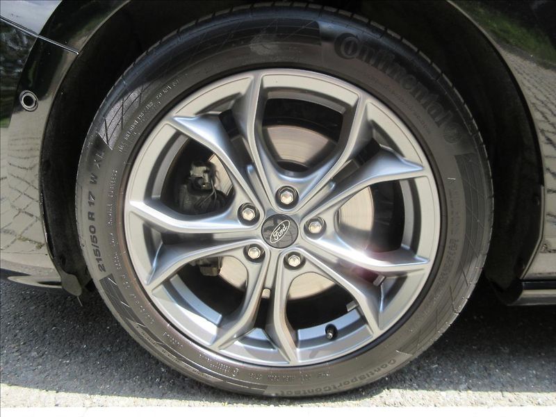Ford Focus 1,5 i 133Kw, ST Line, Nové ČR - fotka 25 z 29