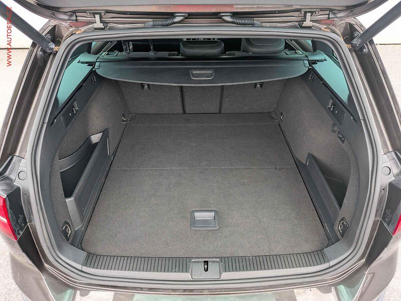 Volkswagen Passat (2017) 2.0TDi 4x4, 2.maj,ČR - fotka 7 z 21