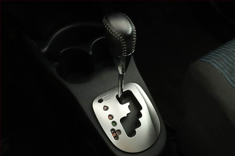Toyota Yaris (2012) 1.33 Dual VVT-i, Automat - fotka 9 z 13