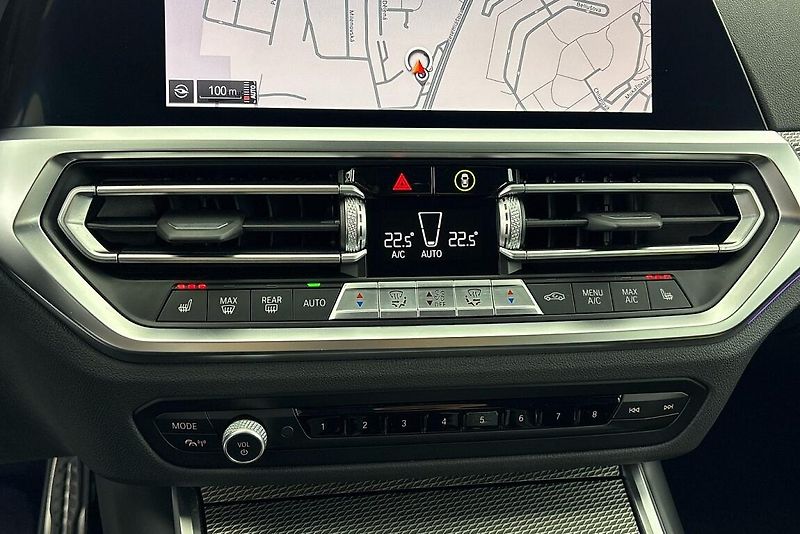 BMW Řada 3 320d xDrive - fotka 21 z 26