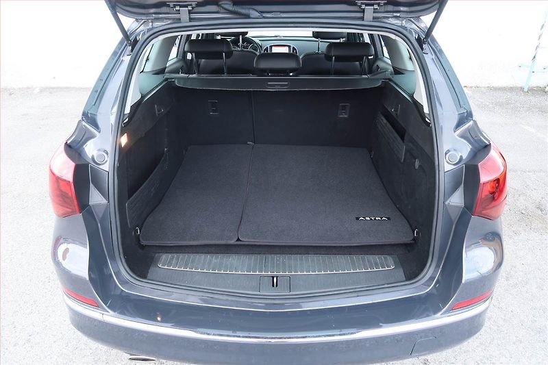 Opel Astra (2014) Cosmo 1.4 T, LPG, Serv.kniha - fotka 14 z 18