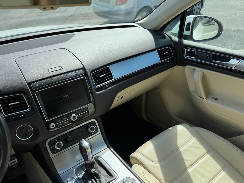 Volkswagen Touareg (2015) 3,0 TDI  193 KW Rline - fotka 15 z 35