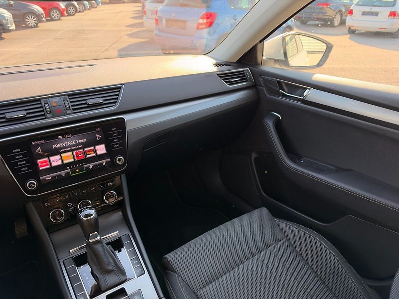 Škoda Superb (2021) Style 1.5 TSI DSG 110kW - fotka 15 z 37
