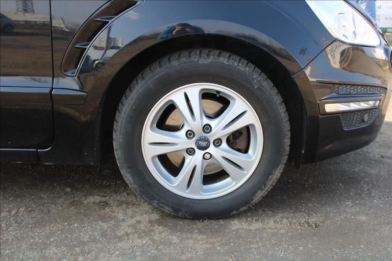 Ford S-MAX 2,0 TDCi  SERVISKA, AUTOMAT - fotka 25 z 31