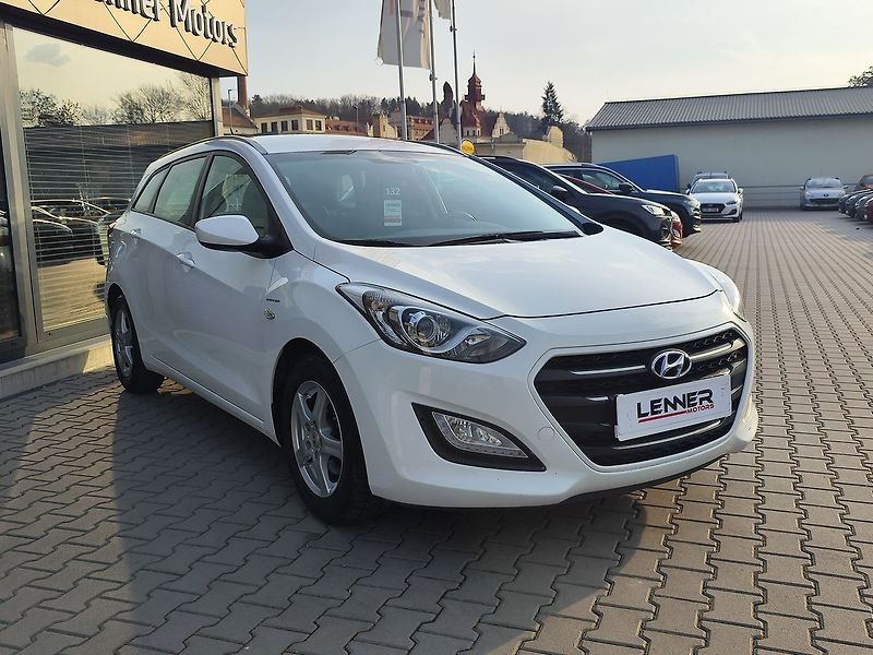 Hyundai i30 1.6 CRDi/81kW komfort - fotka 3 z 26