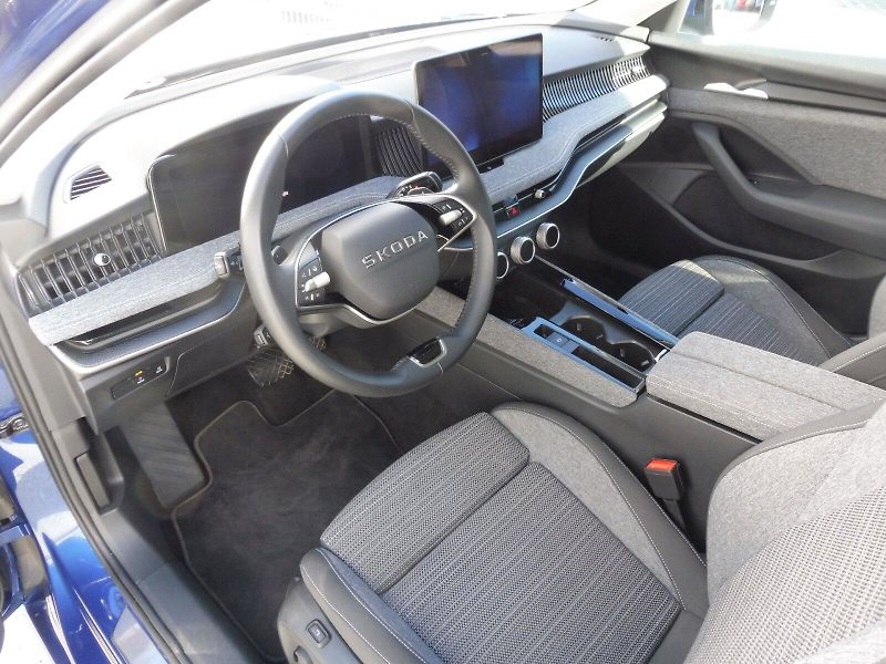 Škoda Superb (2025) Combi Selection 2,0 TDI 110kW - fotka 6 z 29