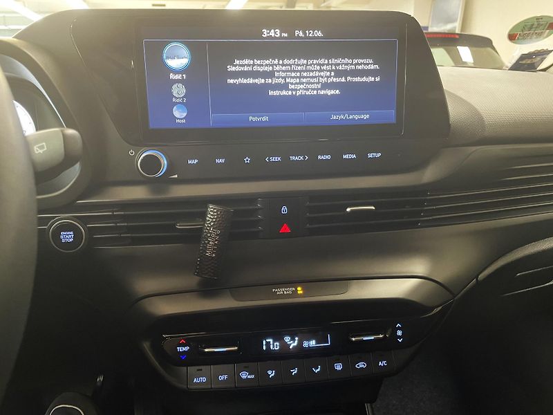 Hyundai i20 1.0 T-GDI, 73 kW, ČR, 1. MAJ. - fotka 17 z 29