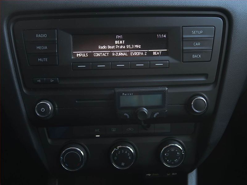 Škoda Octavia (2013) 1.6 TDI, Serv.kniha - fotka 12 z 14