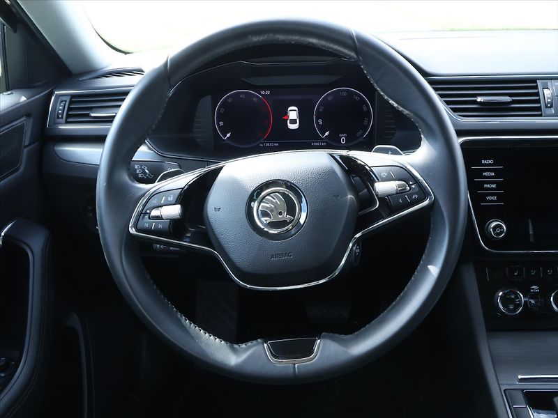 Škoda Superb 2,0 TDI 147kW 4x4 DSG Style+ C - fotka 16 z 34