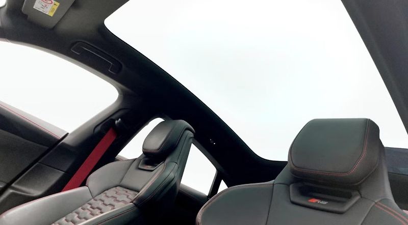Audi RS e-tron GT AWD 360k HuD Vzduch Masáž Pano - fotka 9 z 14