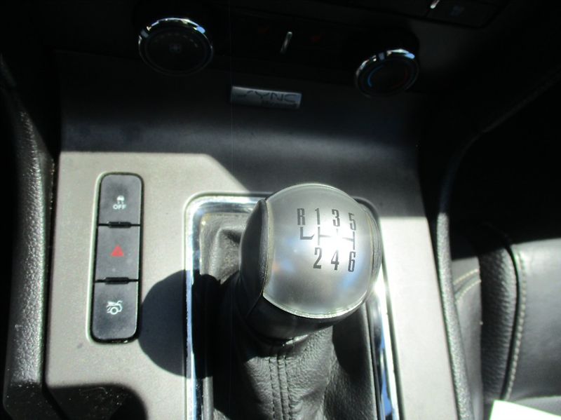 Ford Mustang 3,7 L V6, 224kW, klima, kůže, - fotka 17 z 24