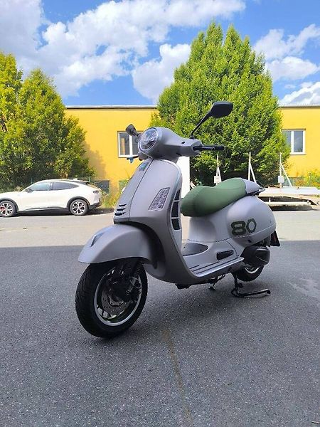Vespa (2026) GTS 310 Ottantesimo - fotka 3 z 13