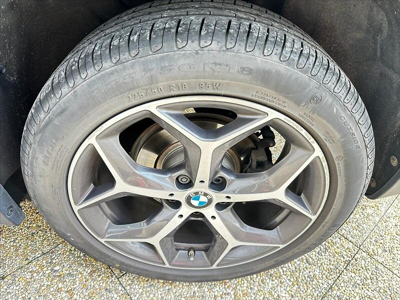 BMW X1 2,0 d 110kW xDRIVE CZ 1MAJITEL - fotka 42 z 43