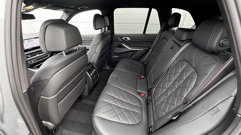 BMW X5 xDrive30d - fotka 9 z 12
