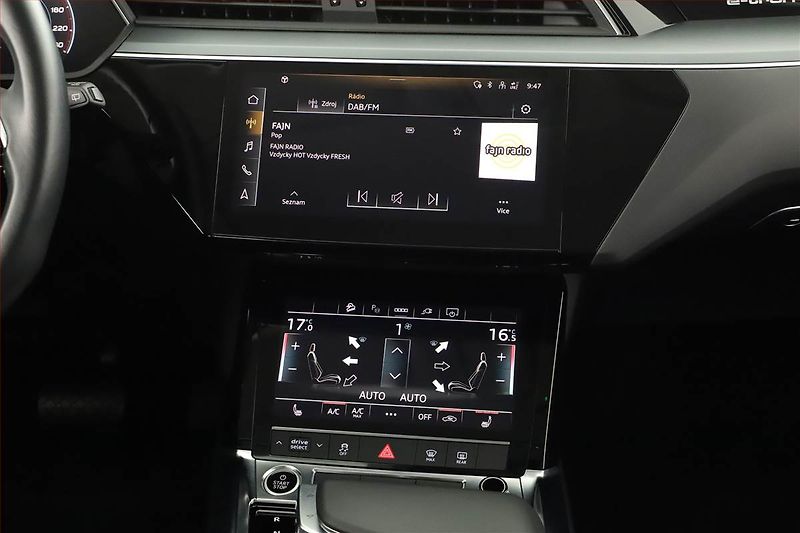 Audi e-tron (2021) S-Line 50 quattro - fotka 11 z 30