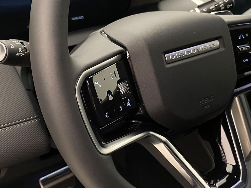 Land Rover Discovery Sport D200 DYNAMIC SE REZERVACE - fotka 24 z 53