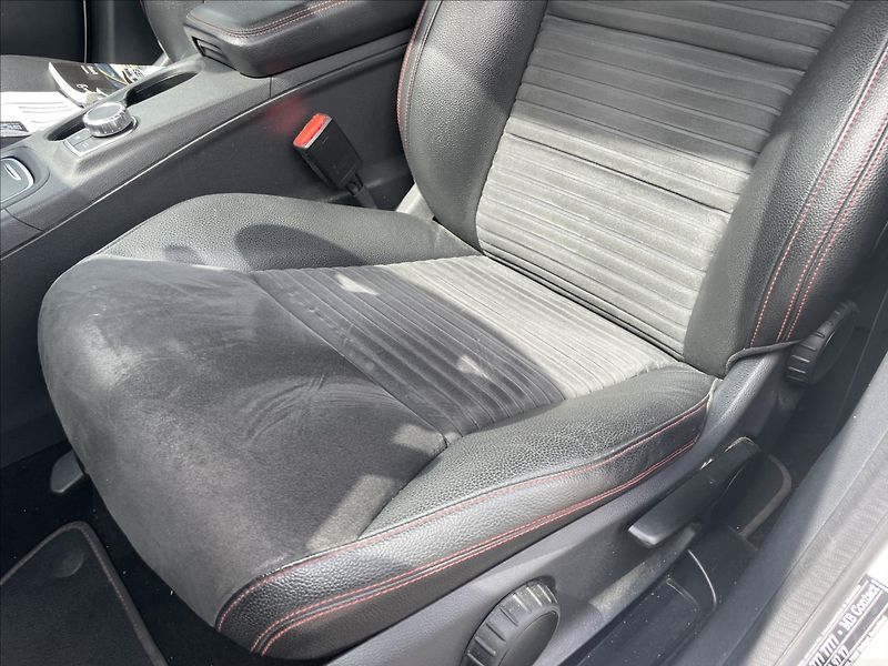 Mercedes-Benz Třídy B 2,2 CDi B200 Premium Automat L - fotka 21 z 35