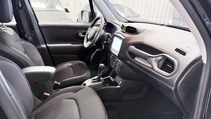 Jeep Renegade (2022) 1.5 T4 MHEV,LIMITED,ZÁRUKA - fotka 2 z 30
