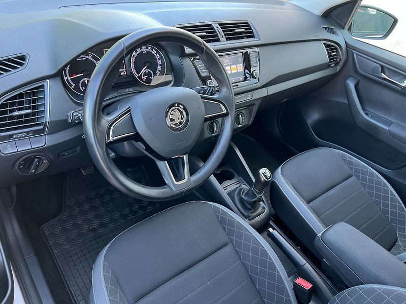 Škoda Fabia (2020) Com.1.0TSi ČR+1.maj.! Výhřevy! - fotka 13 z 28
