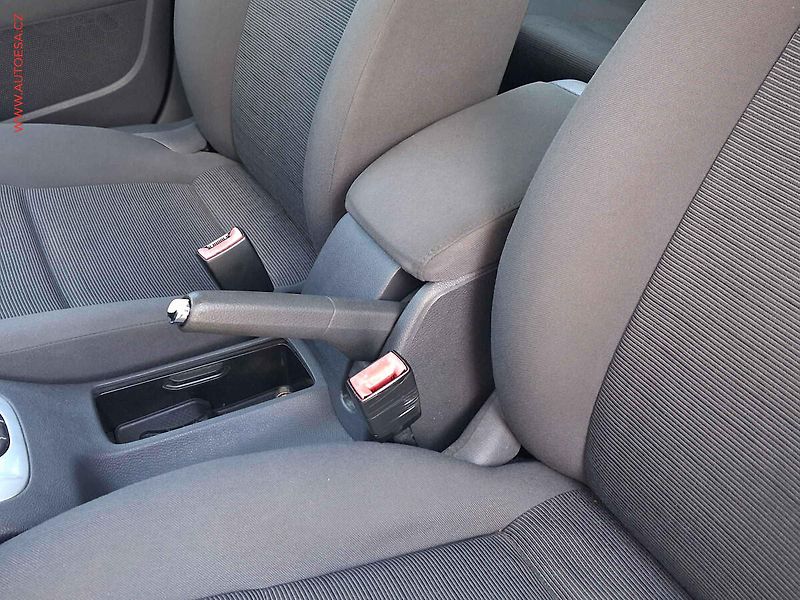 Volkswagen Golf (2005) 1.9 TDi, AT - fotka 15 z 16