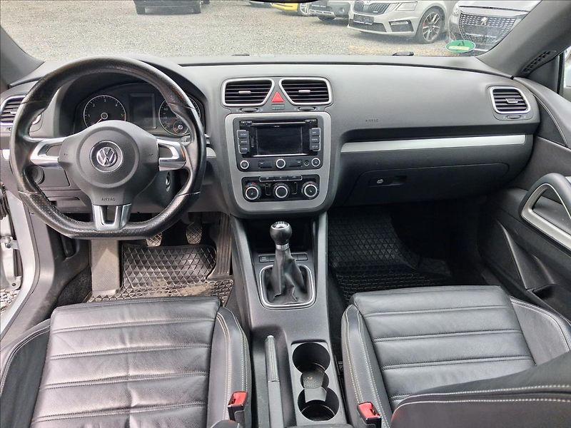 Volkswagen Scirocco 1,9 2.0 TDi, kůže - fotka 11 z 13