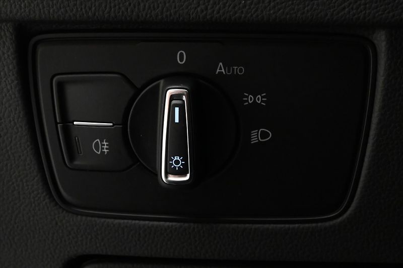 Volkswagen Passat 1,4 GTE 160 kW DSG Business Zá - fotka 25 z 30