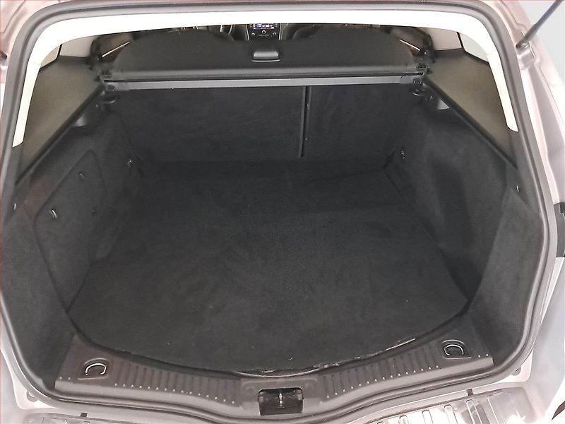 Ford Mondeo (2013) 2.0 TDCi, Navi, Tempomat - fotka 14 z 16
