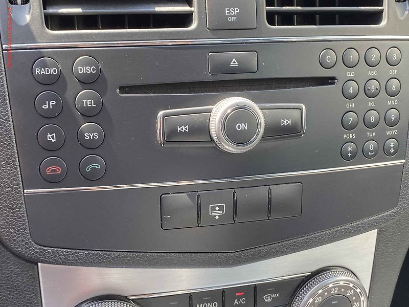 Mercedes-Benz Třídy C (2007) 3.0i 280, AC, temo, bixenon - fotka 14 z 16
