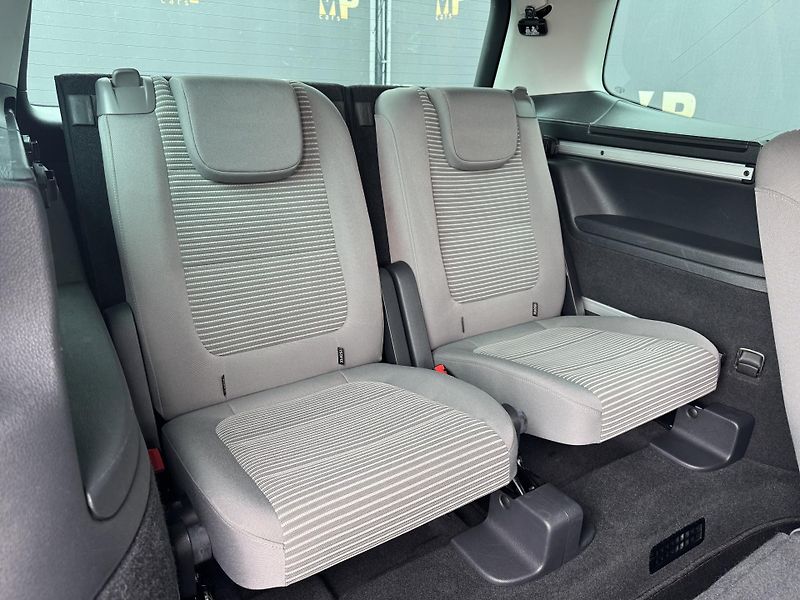 Seat Alhambra (2014) 2.0TDi MAN Style,7míst, tažné  - fotka 22 z 51