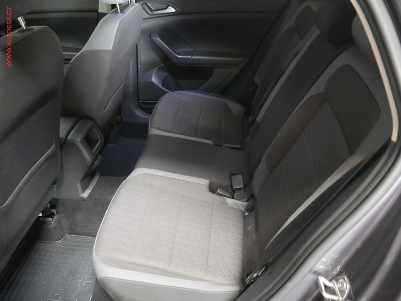 Volkswagen T-Cross (2023) 1.0 TSi, 2.maj,ČR, Style, LED - fotka 10 z 20