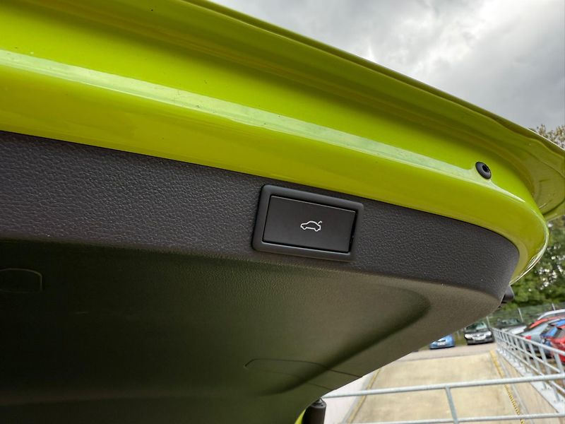 Škoda Octavia RS 2.0 TSI 195 KW DSG Combi - fotka 27 z 28