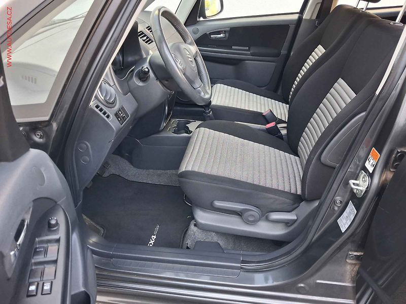 Suzuki SX4 (2010) 1.6VVT, City+, výhřev sed - fotka 9 z 15