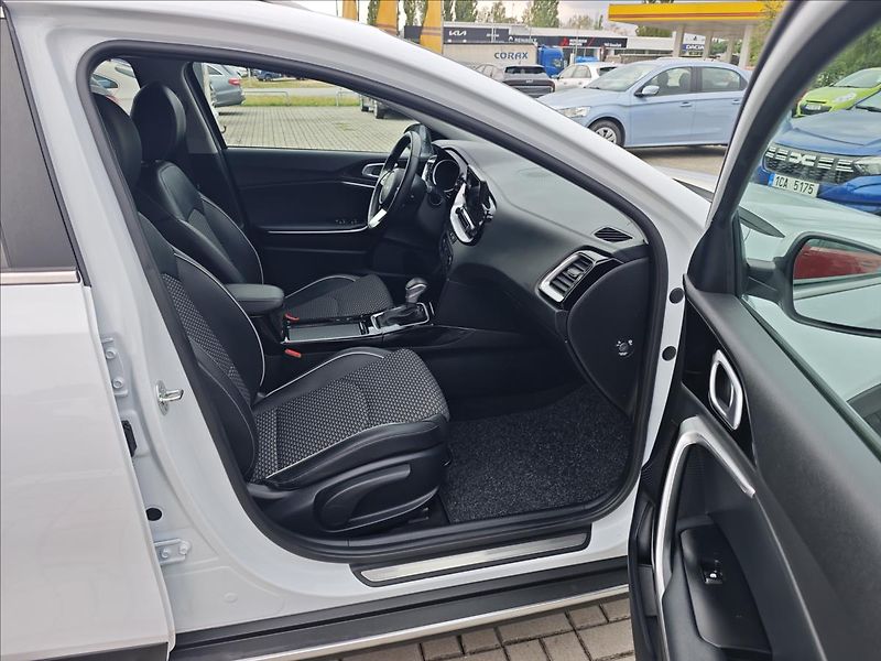 Kia XCeed 1,5 T-GDI 103kW 7DCT automat - fotka 14 z 21
