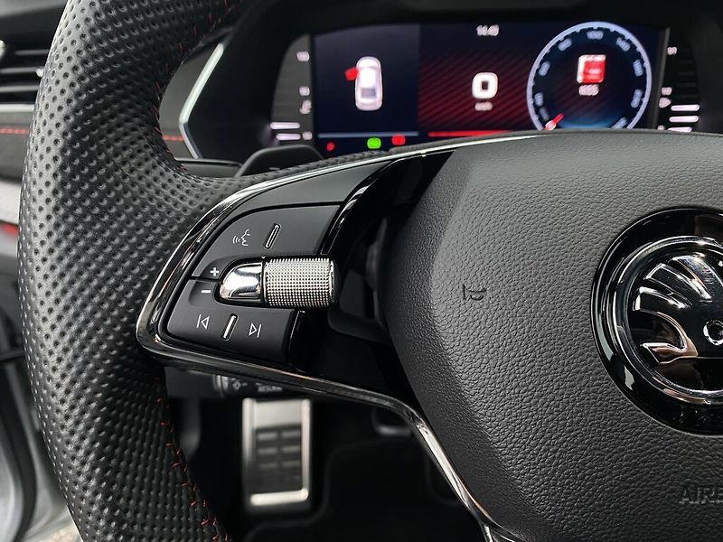 Škoda Octavia 2,0 TDI 147 kW RS DSG - fotka 13 z 29